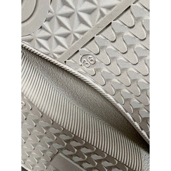 ALL BLACK Link Sneak Ivory Leather Chain Slip On Platform Sneakers Size 36 5.5-6 - Picture 8 of 8